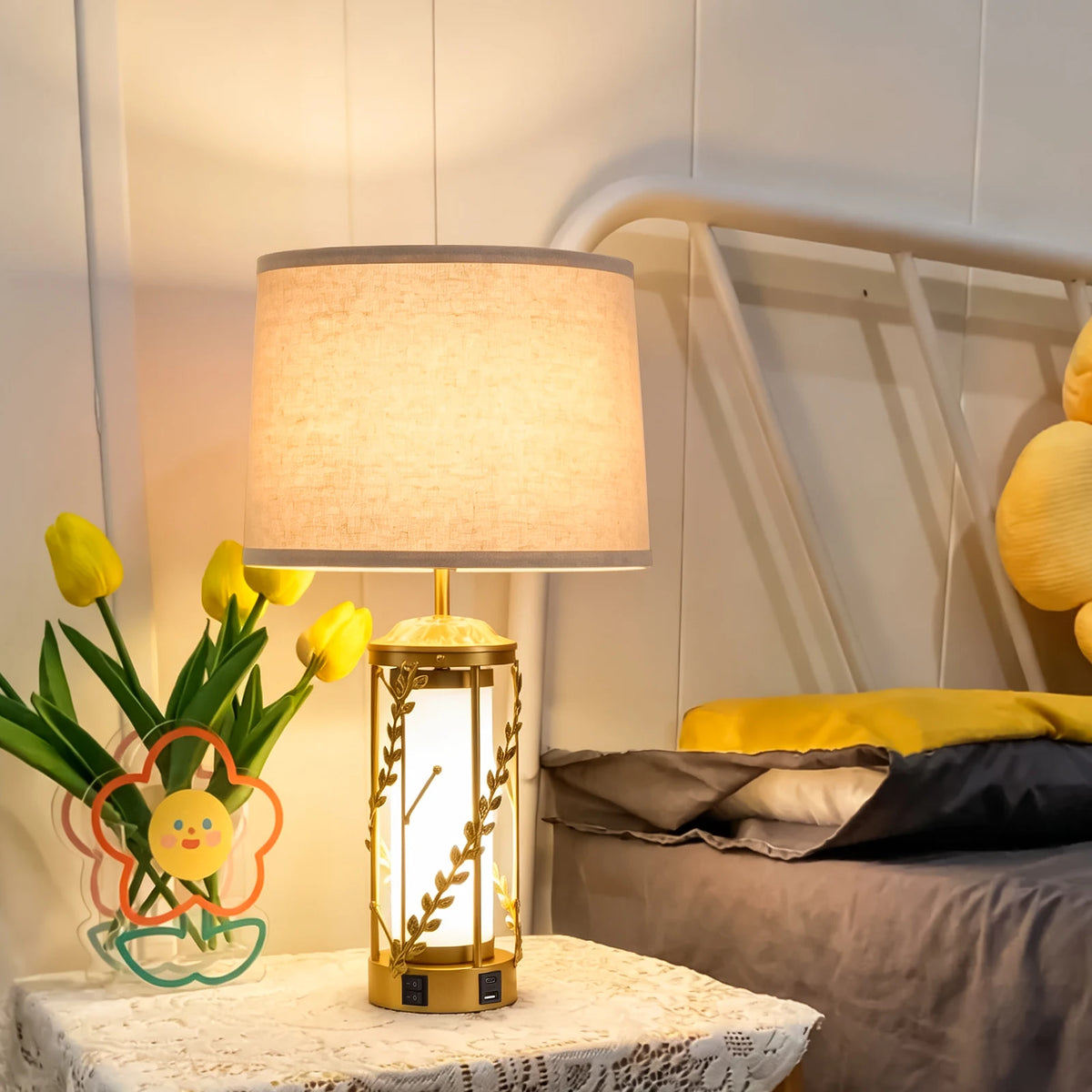 Hollow Leaf Dual Light Table Lamp With Charging Station