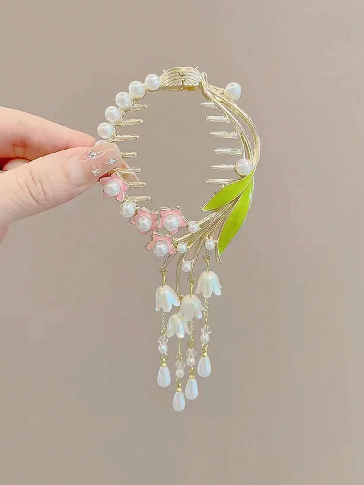 Chic Floral Tassel Bun Holder Clip With Pearls And Rhinestones